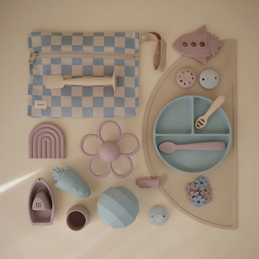 Mushie Sensory Daisy Rattle Teether - Soft Lilac