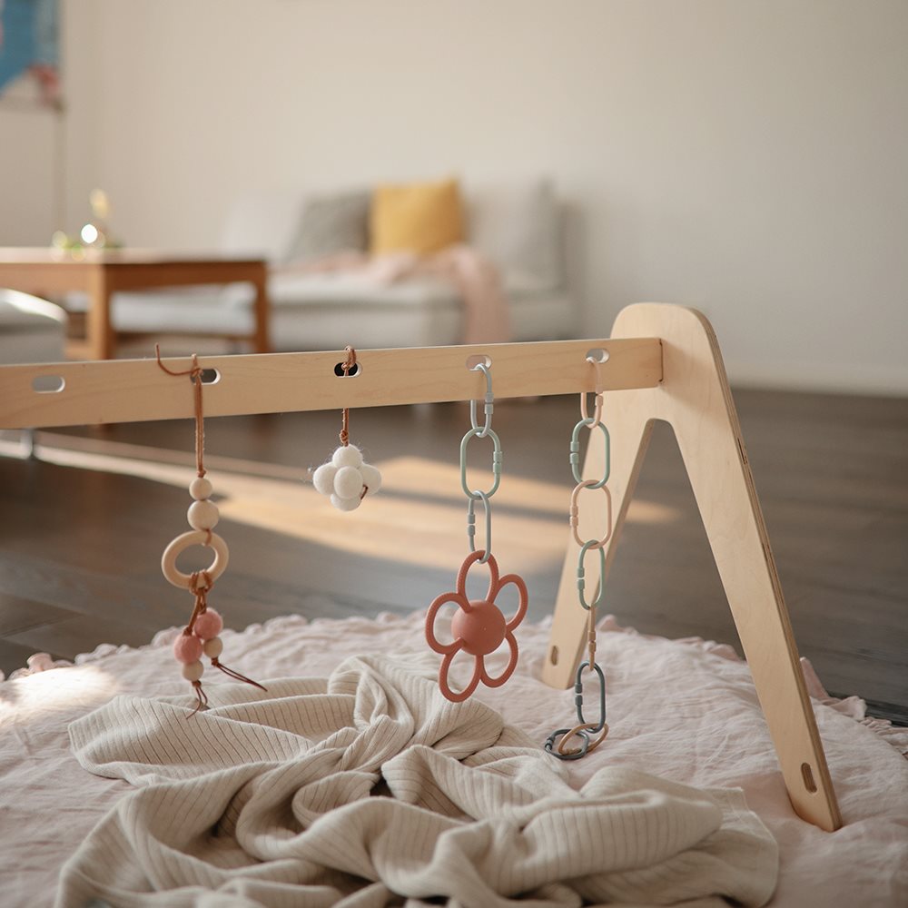 Mushie Sensory Daisy Rattle Teether - Dusty Rose