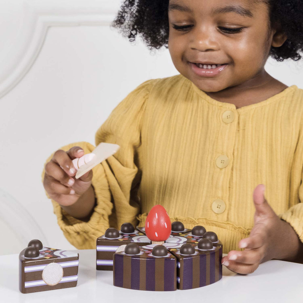 Le Toy Van Chocolate Gateau Sliceable Cake – Kleine Muis