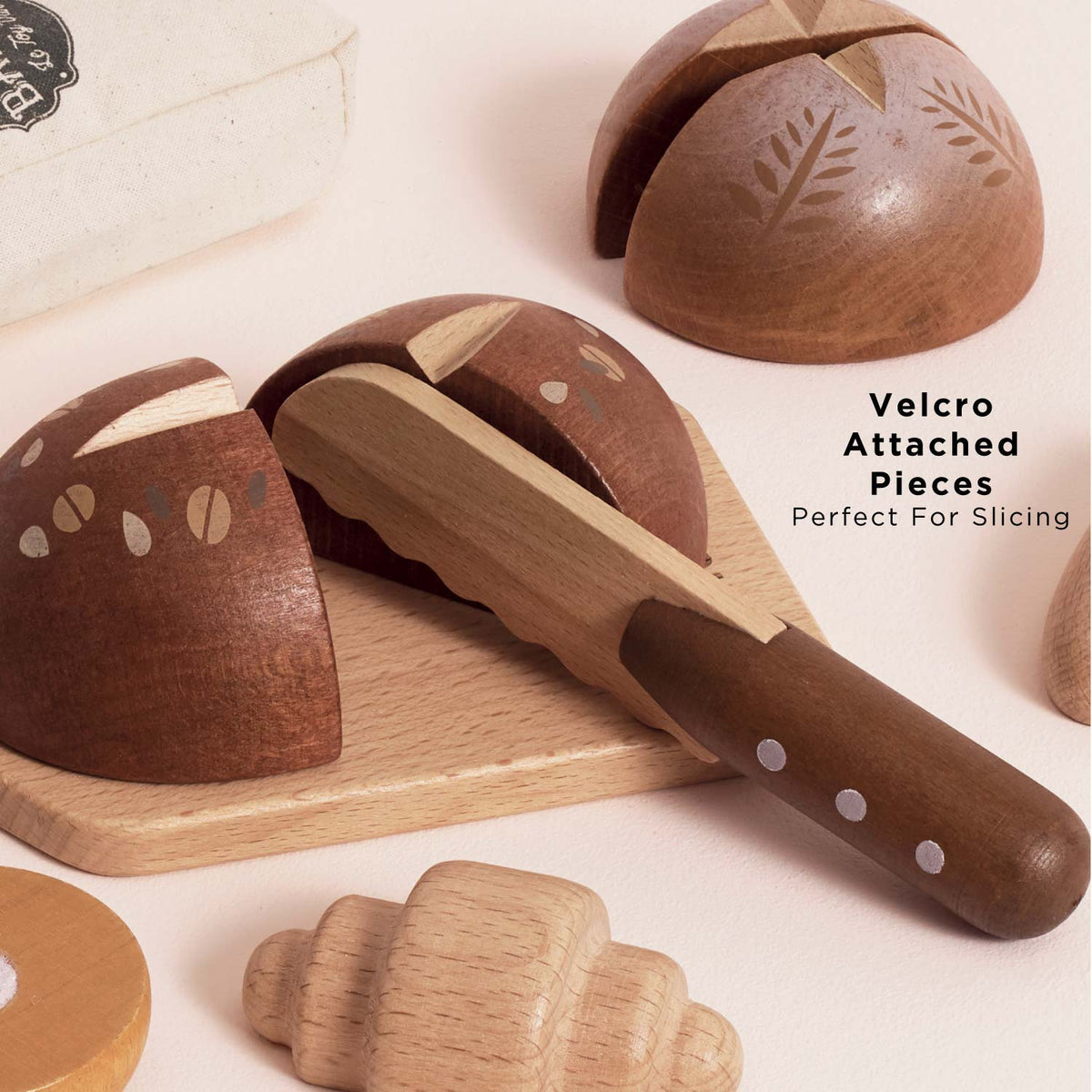Le Toy Van Artisan Bread and Knife Set available at Kleine Muis 