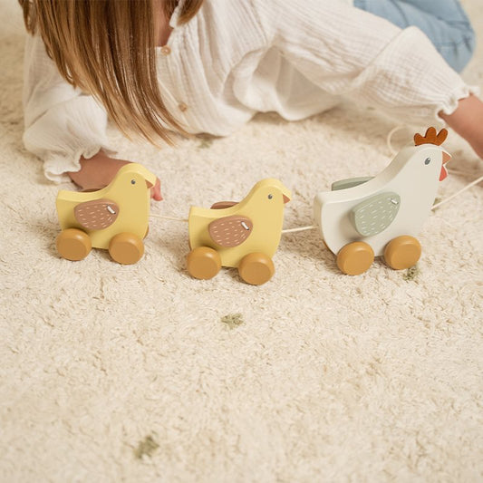 Little Dutch Pull Along Chickens