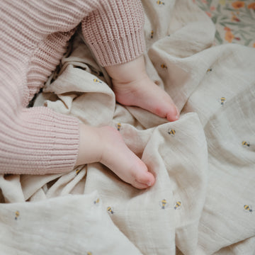 Mushie Organic Cotton Muslin Swaddle Blanket- Bee