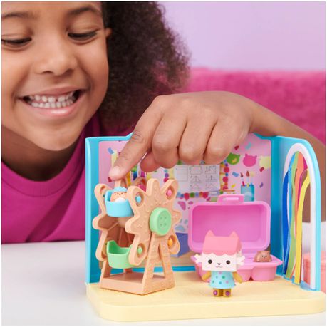 Gabby's Dollhouse Deluxe Room - Craft-a-Riffic Room Playset with Cat Figure