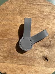 The Stella Clip: Table Mountain - Grey with grey stitching (2pcs)